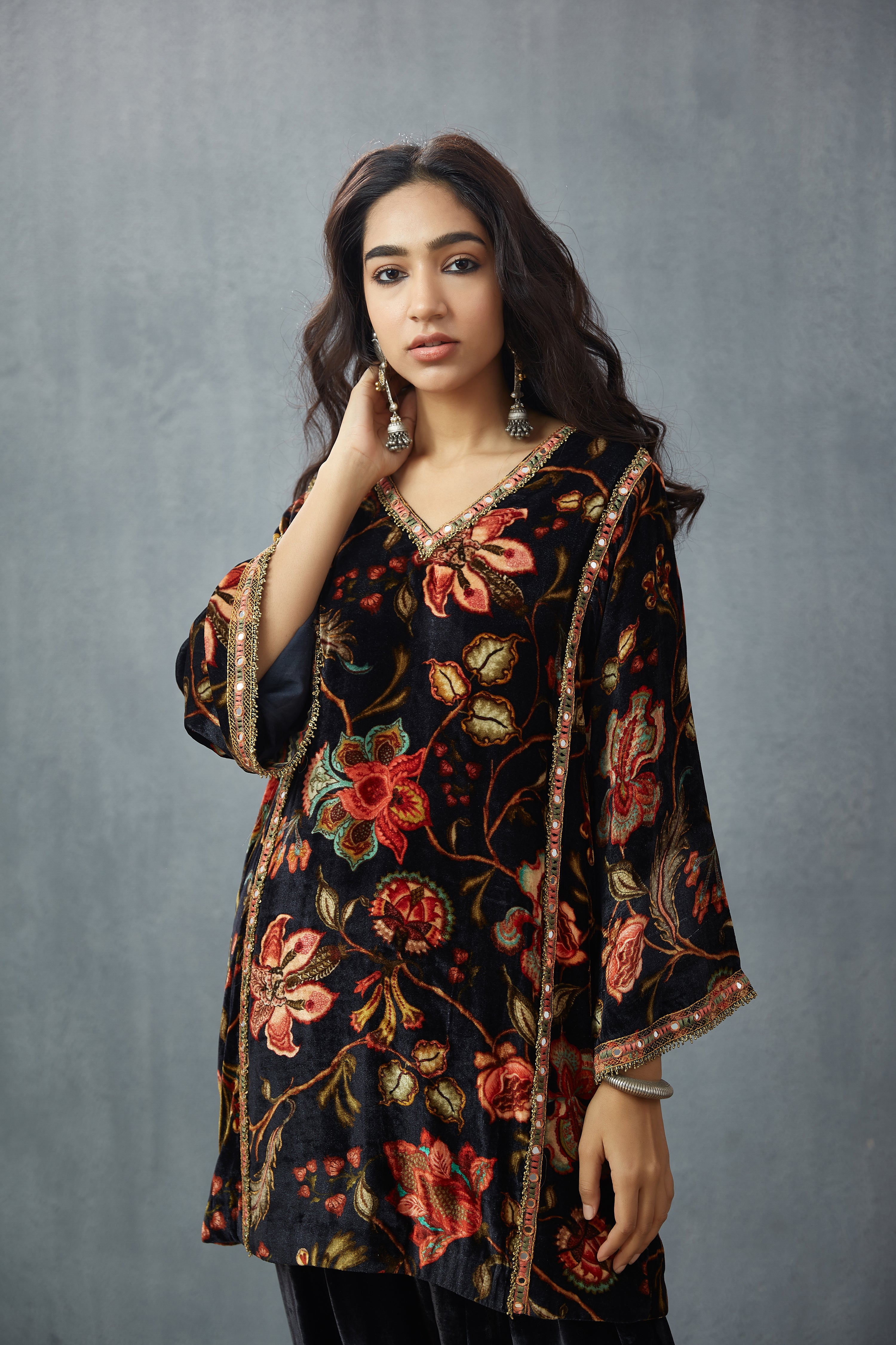 Siyah Makhmal Aayat Co-ord Set