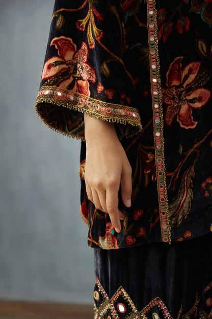 Siyah Makhmal Aayat Co-ord Set