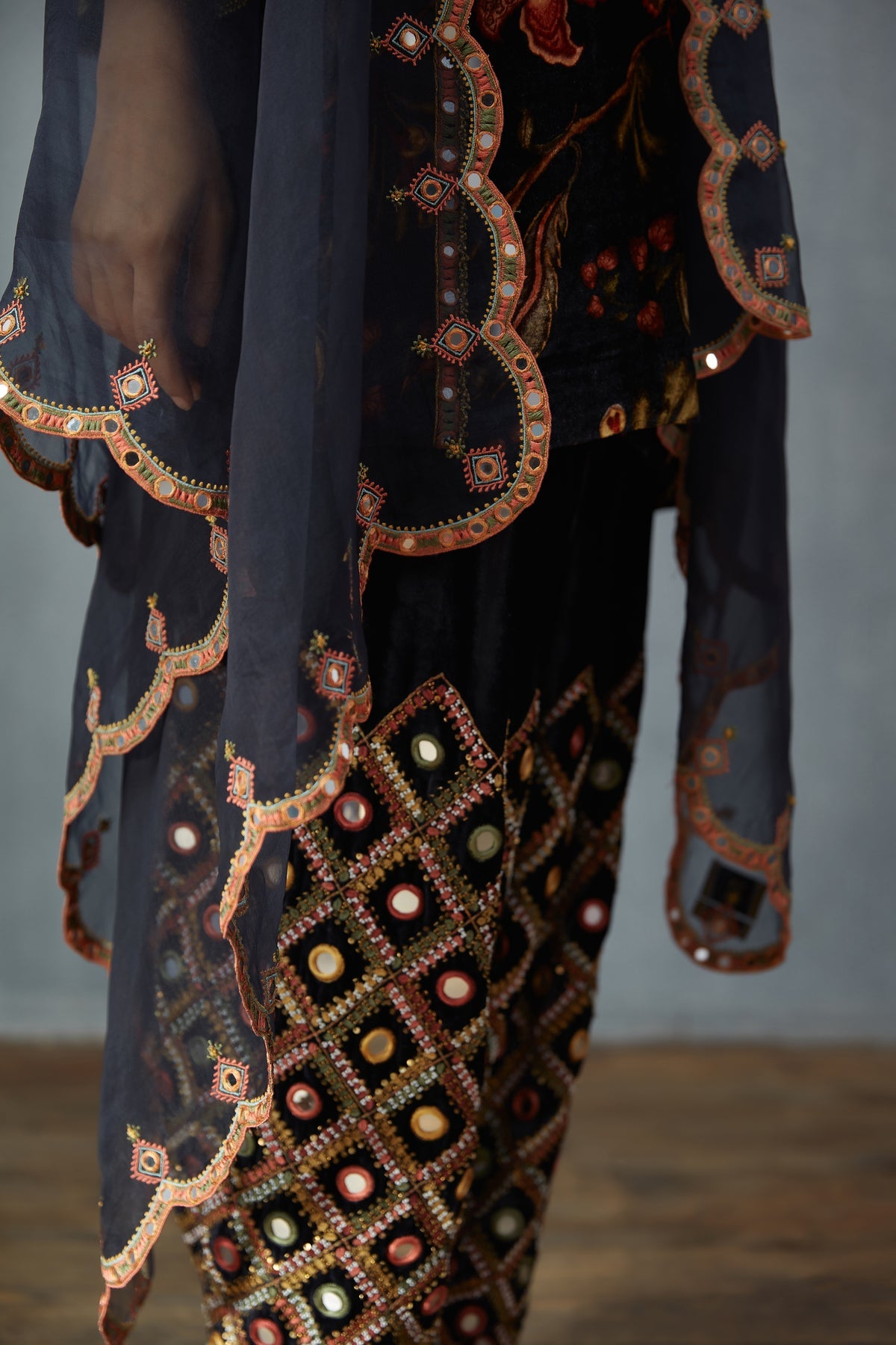 Siyah Aayat Odhni