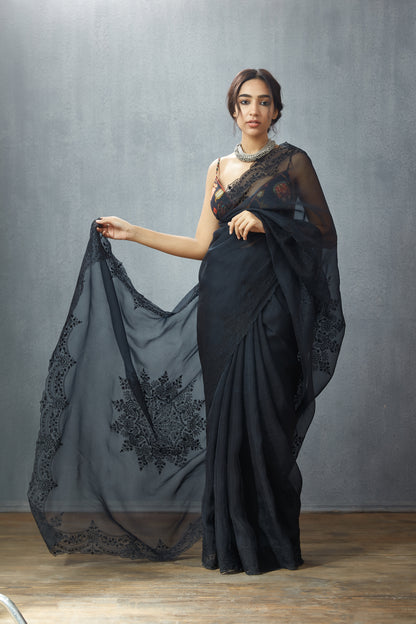 Nisha Yuvani Saree