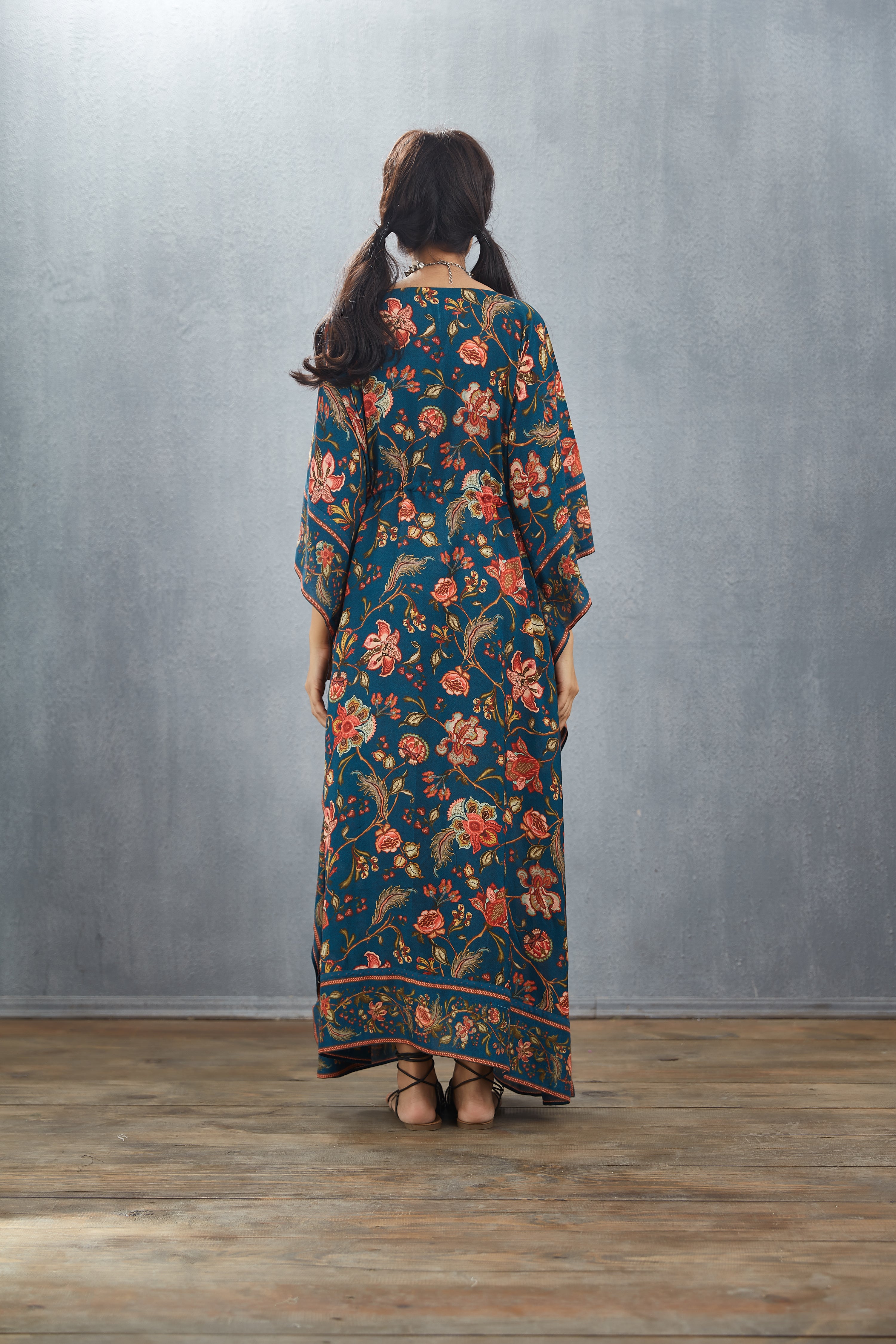 Neelam Zeenat Kaftan