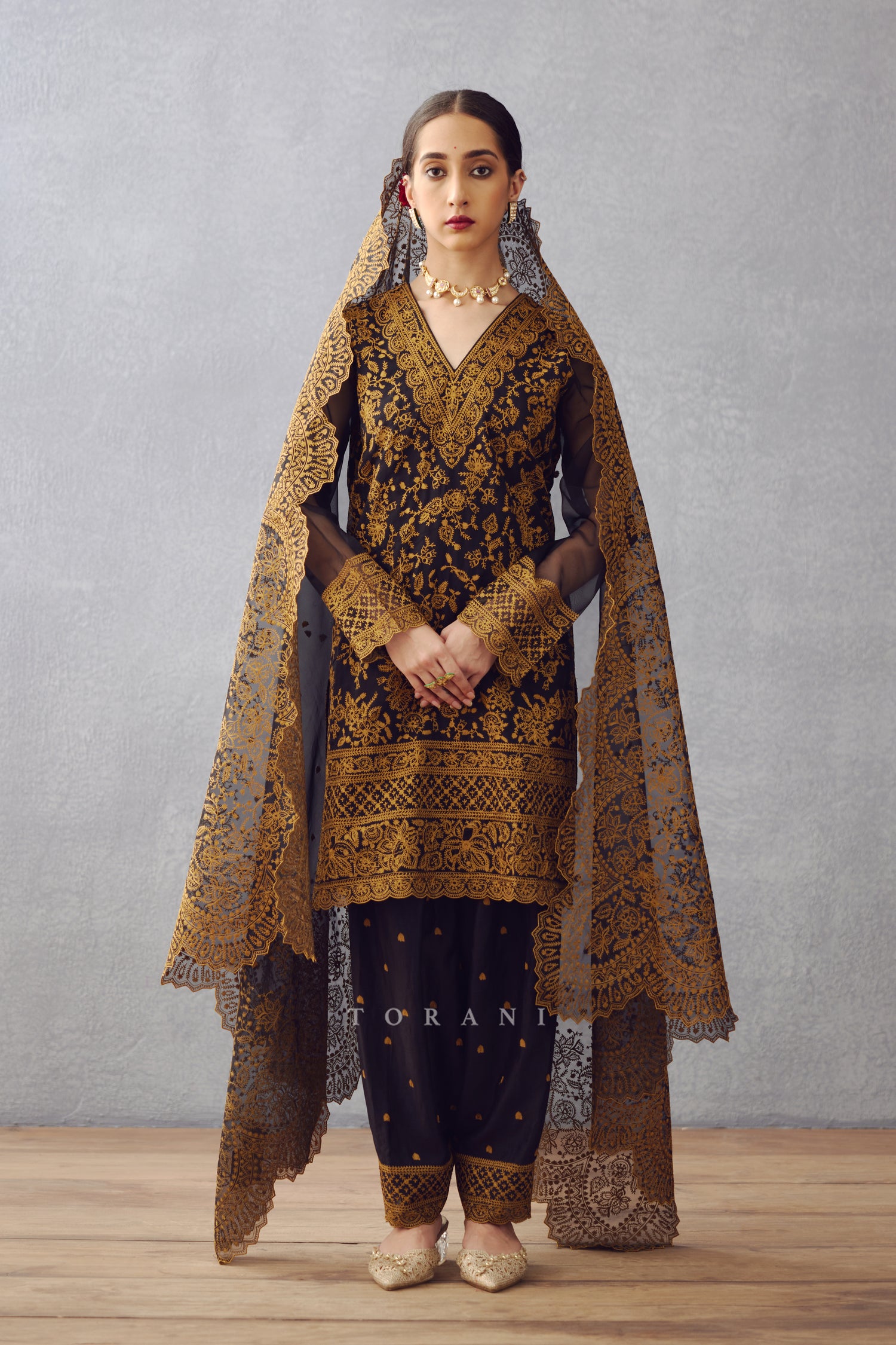 Gulghast Meena Kurta Set