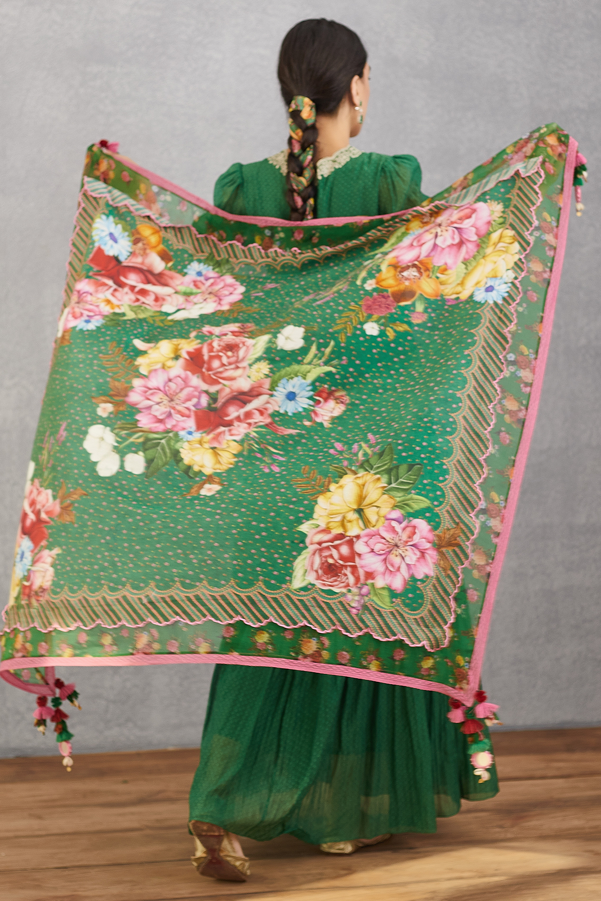 Panna Chokor Guncha Scarf