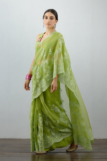 Medhini Reddy in Angoori Vaapika Ishwari Saree Set