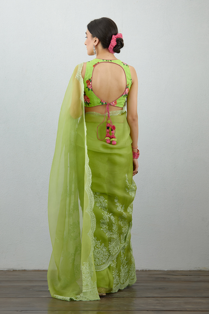 Medhini Reddy in Angoori Vaapika Ishwari Saree Set