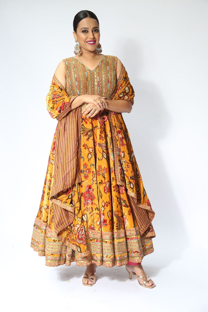 Swara Bhaskar in Torani's Sunehra Makhmal Firdouz Anarkali Set