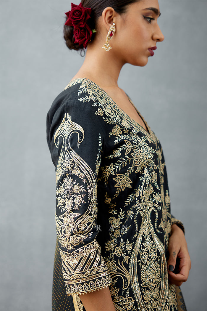 Gulghast Zarin Kurta Set