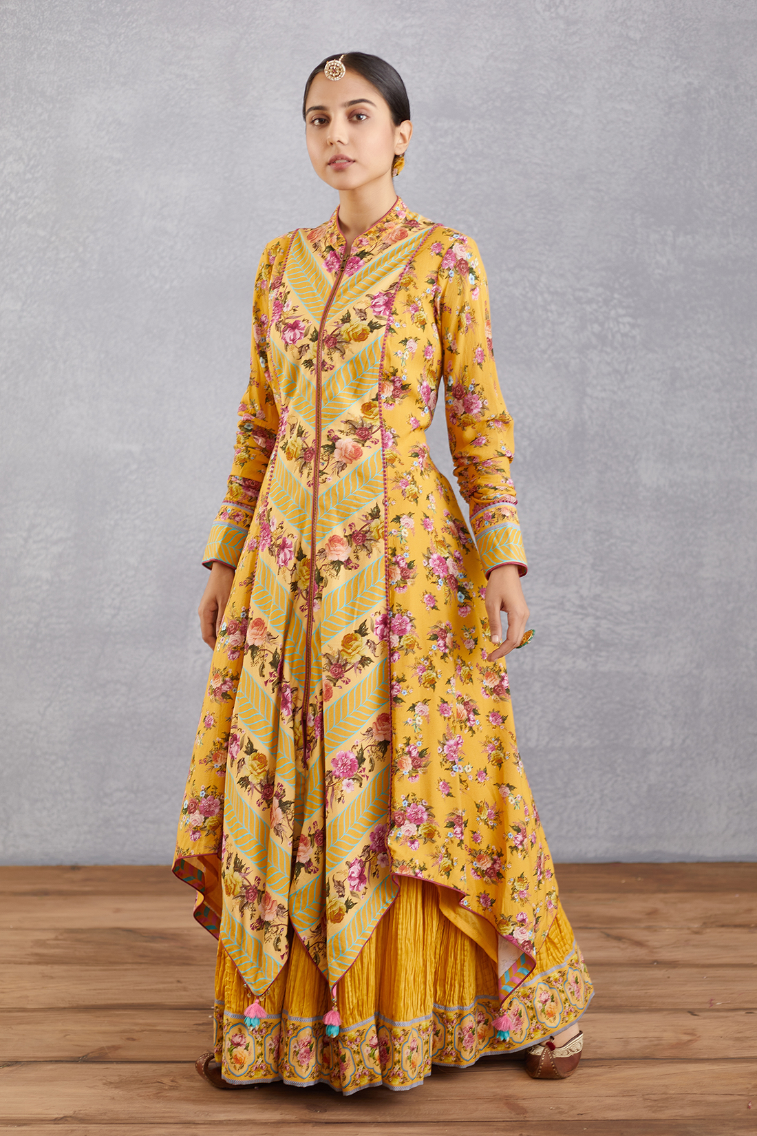 Sunehra Aasira Paro Jacket Set