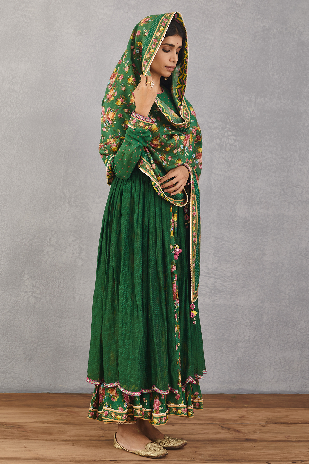 Panna Mariyam Cape Set