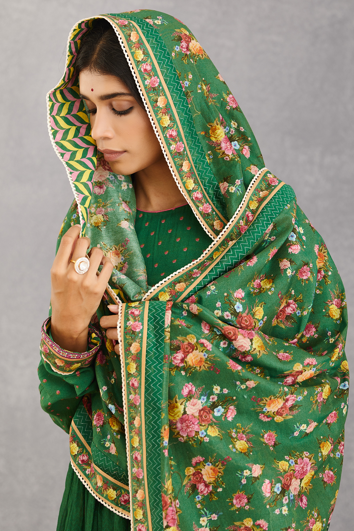 Panna Mariyam Cape Set