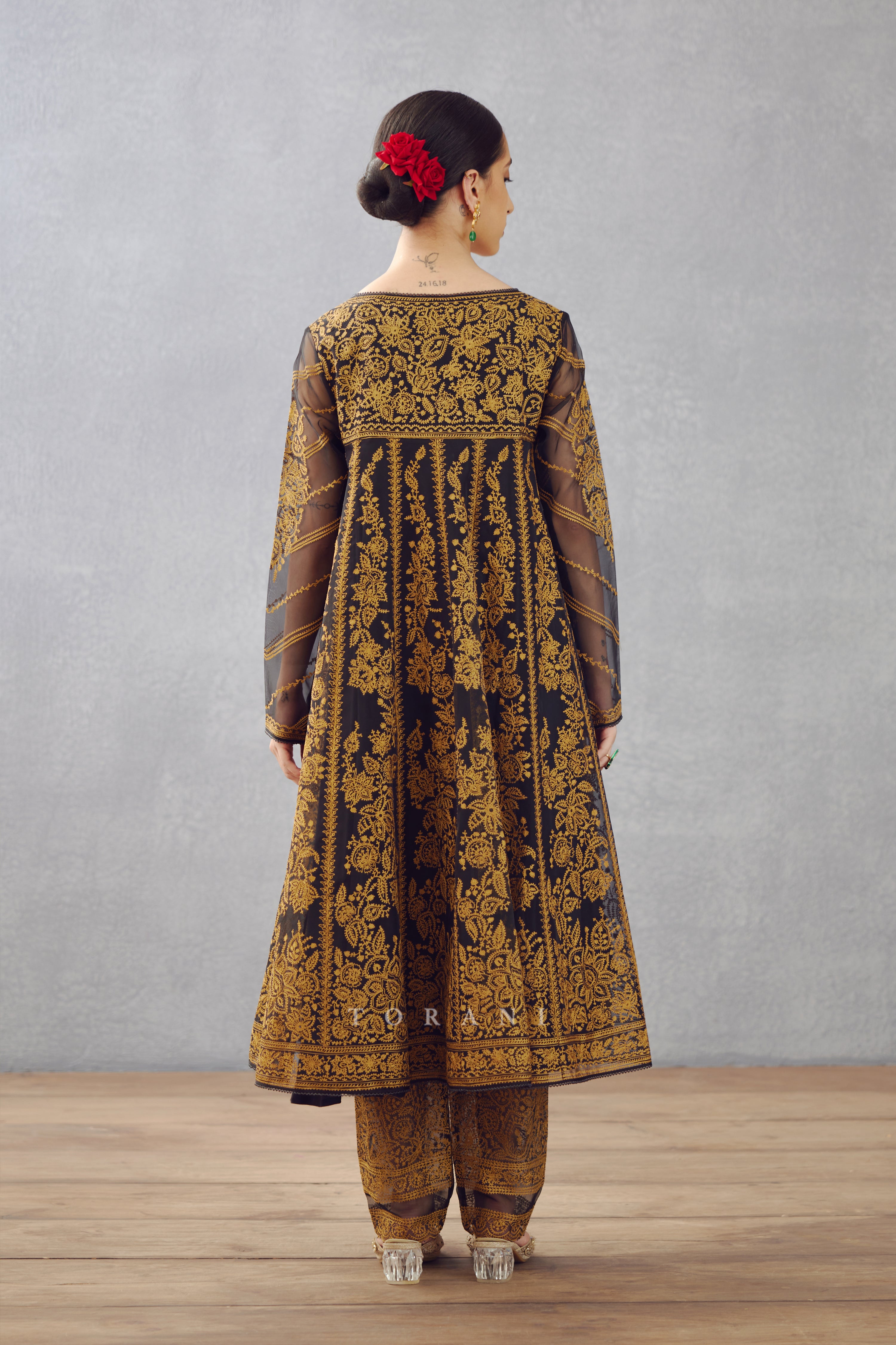 Gulghast Zaar Kalidaar Paavni Kurta Set