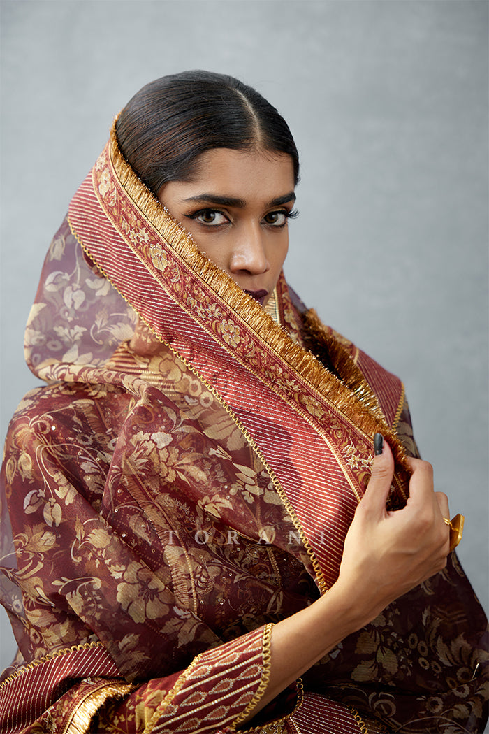 Gulnar Mehza Odhni