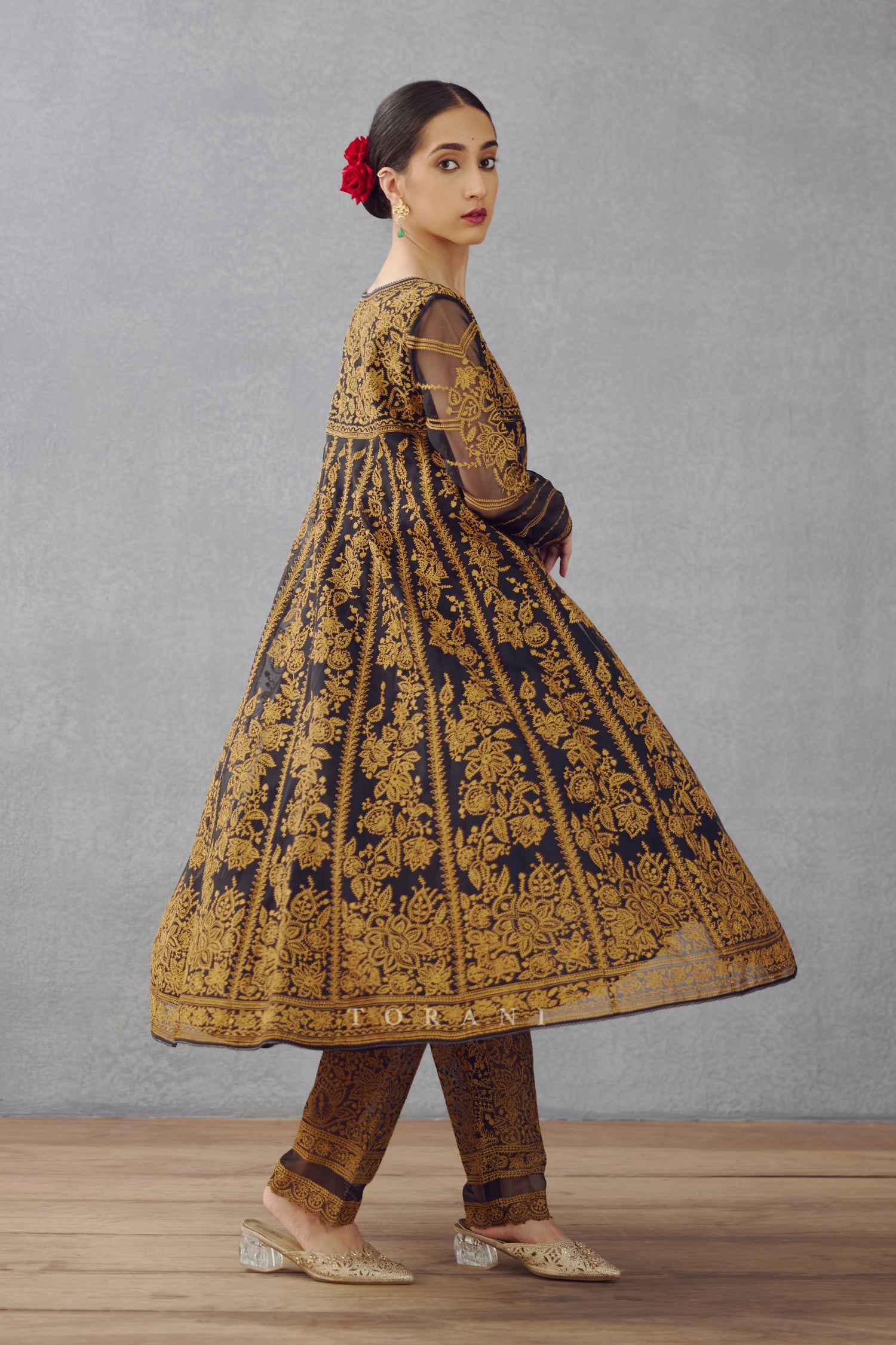 Gulghast Zaar Kalidaar Paavni Kurta Set