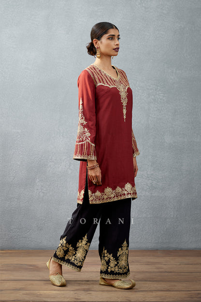 Gulghast Shiraz Kurta Set