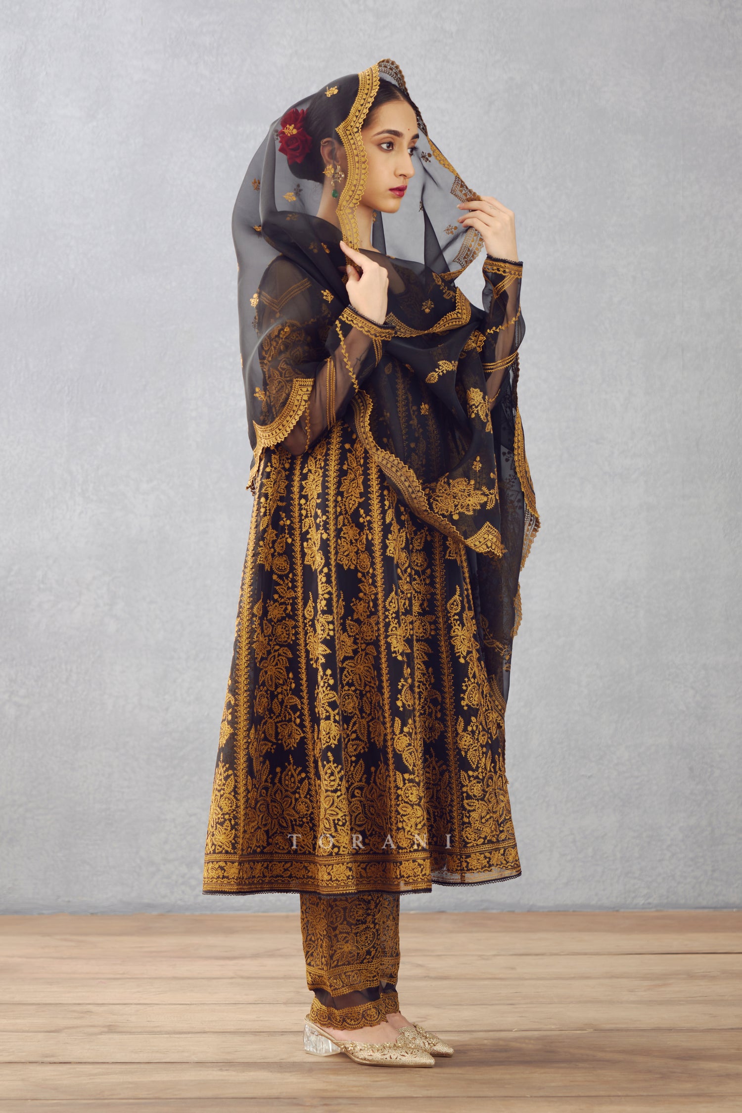 Gulghast Paavni Odhni