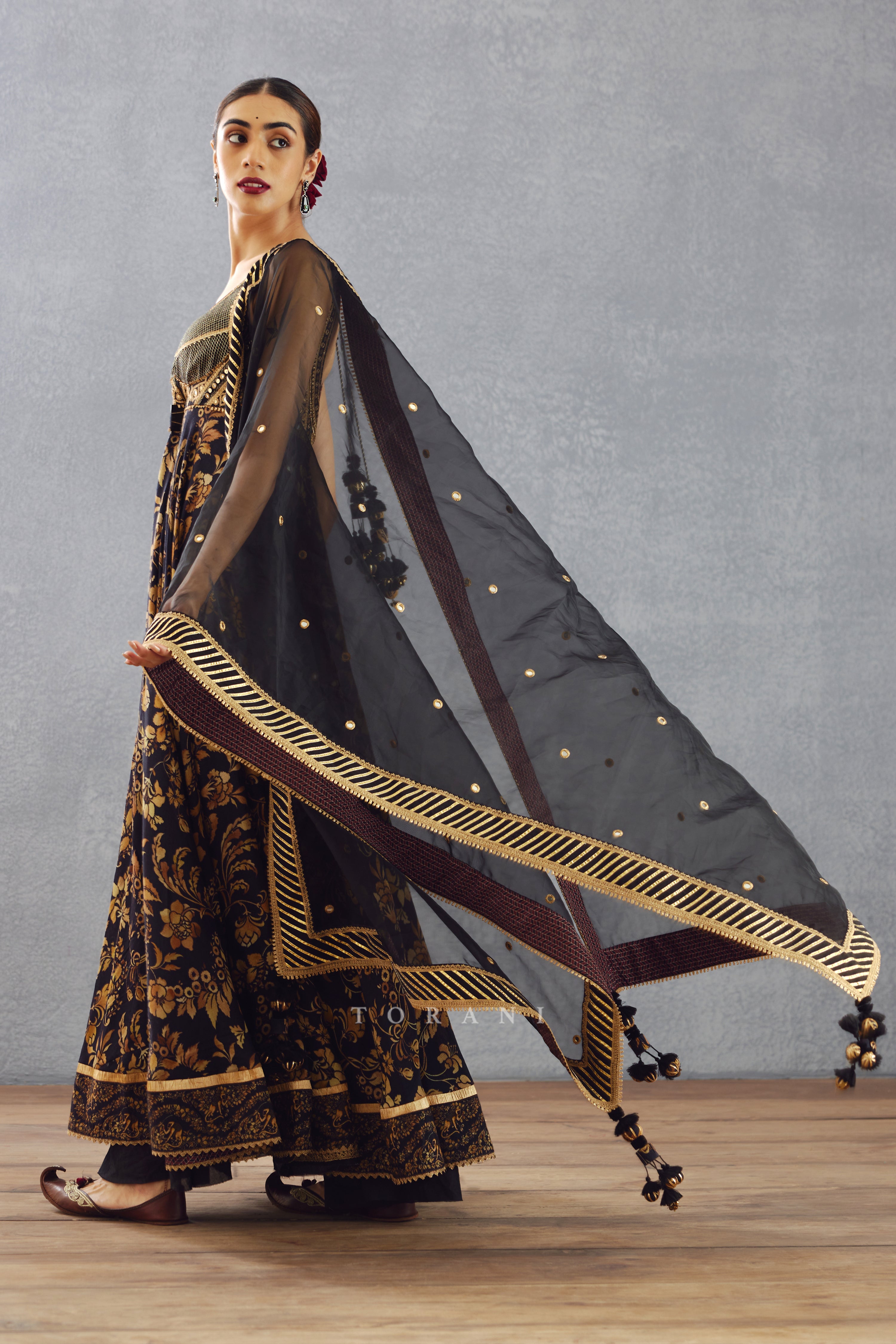 Gulghast Rabia Odhni