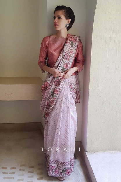 Kalki Koechlin in Gulabi Cheent Rekha Bindu Chanderi Saree