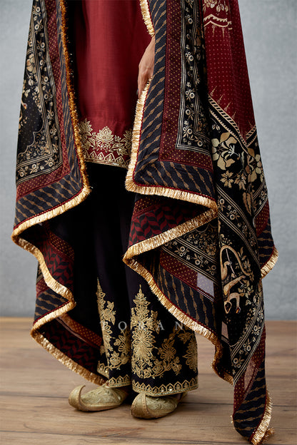 Gulghast Zeenat Odhni