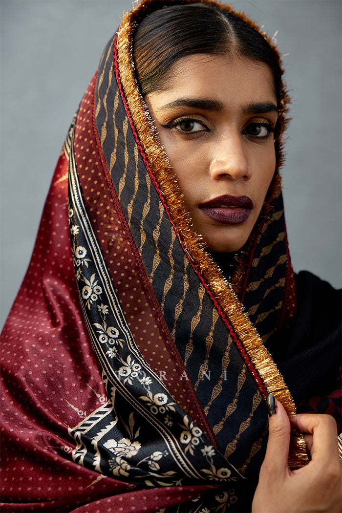 Gulghast Zeenat Odhni