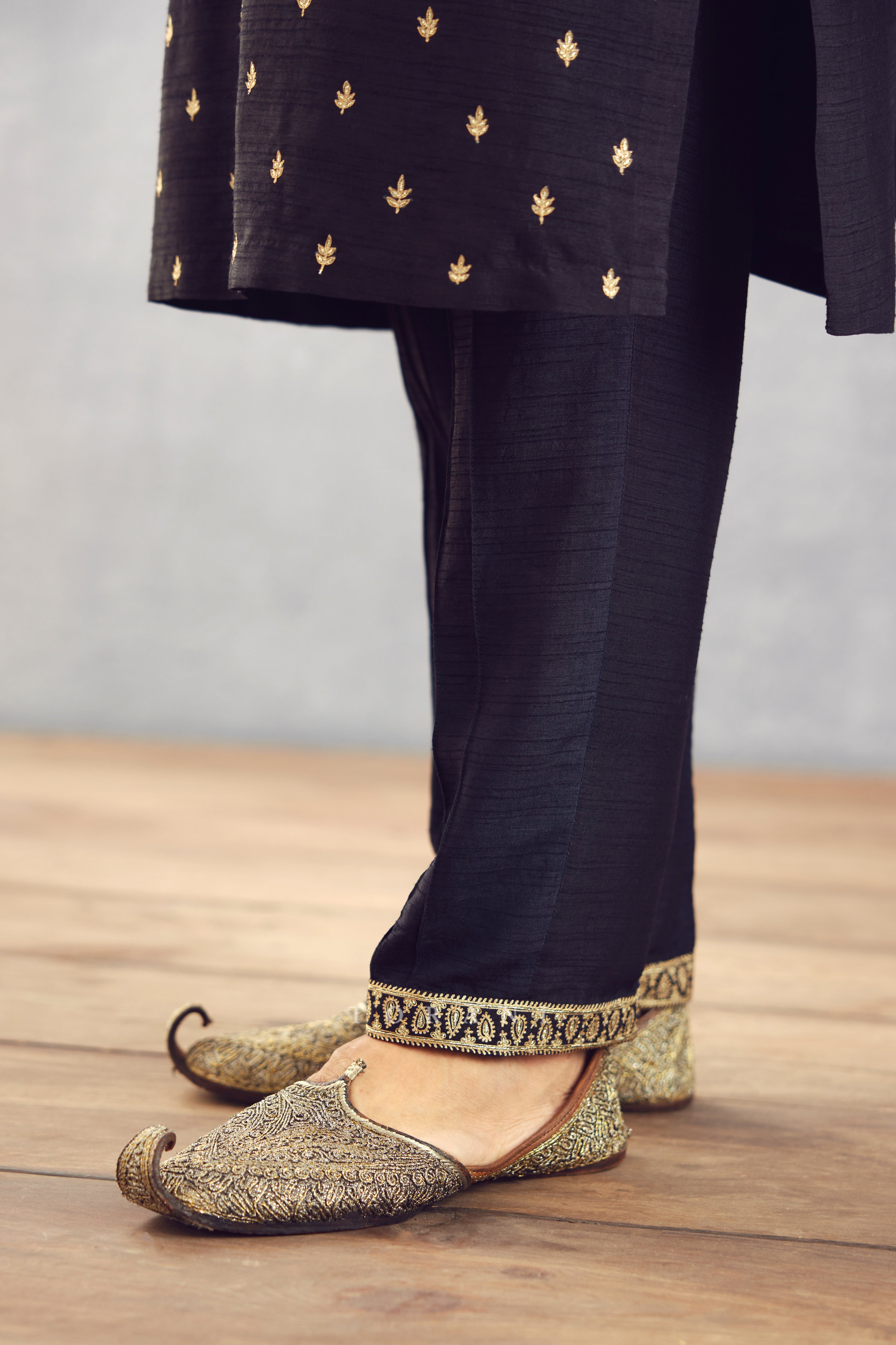 Gulghast Amogh Kurta Set