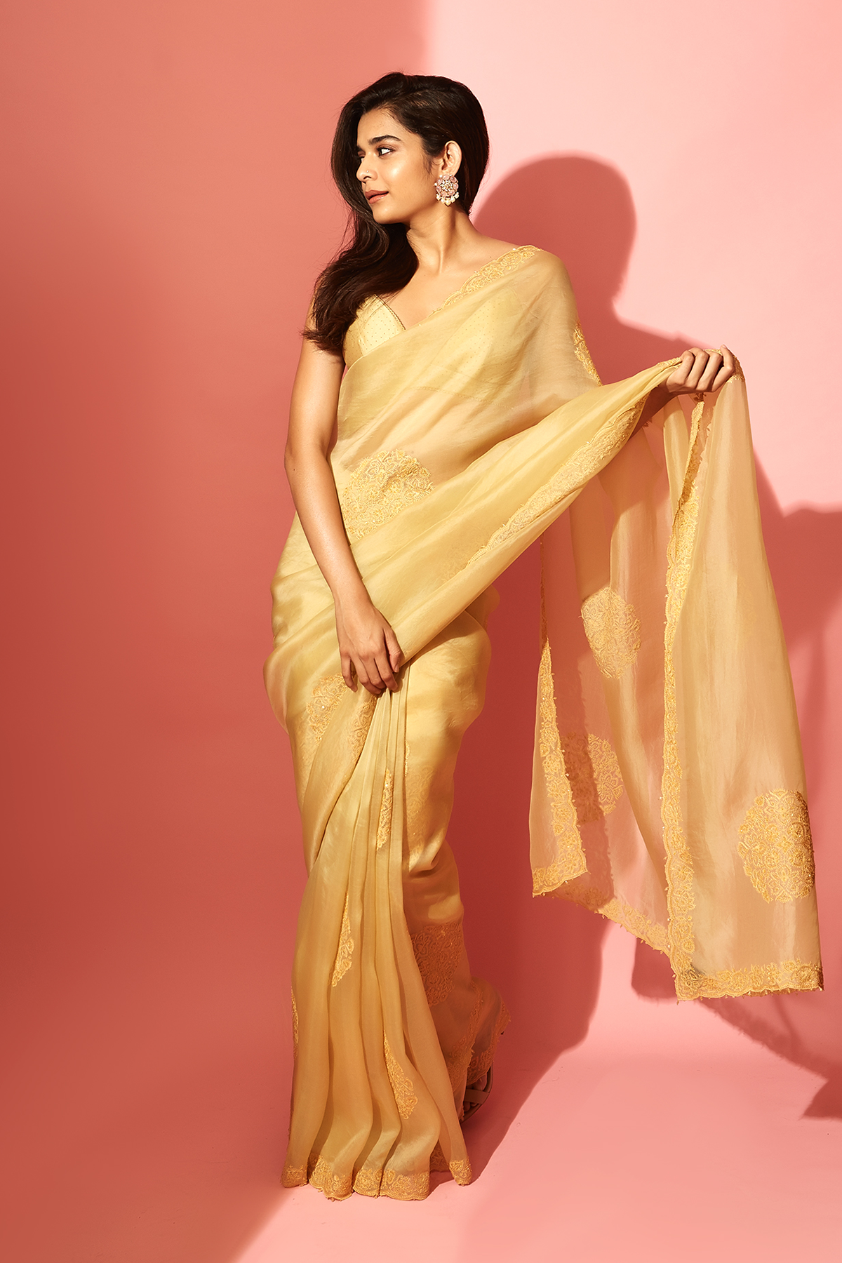 Mithila Palkar in Sunhera Organza Aadira Saree by Torani