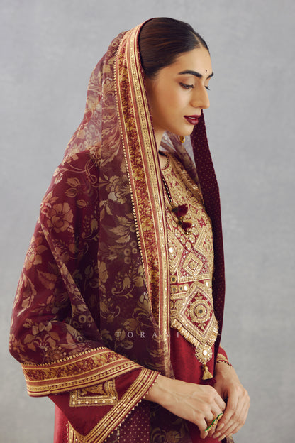 Gulnar Paakizah Kurta Set