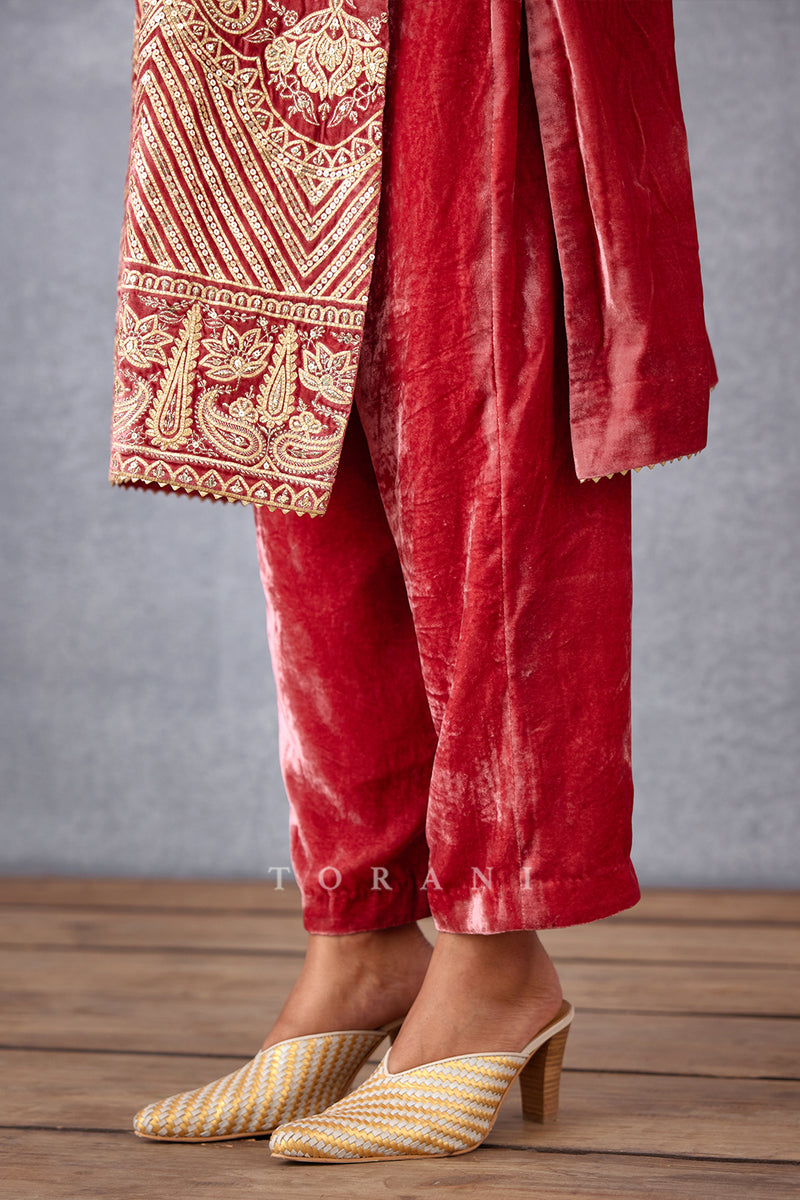 Torani's red embroidered Velvet kurta set