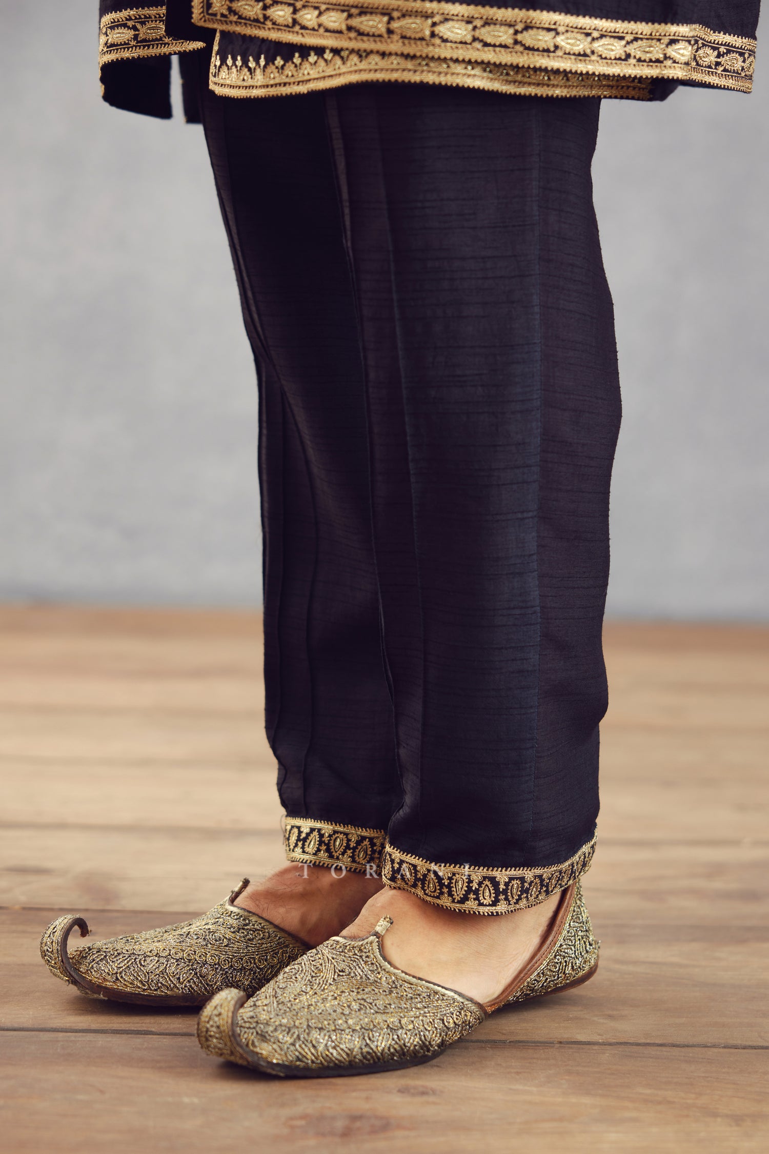 Gulghast Naaz Kurta Set