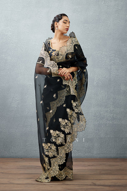 Shruti Hassan in our Gulghast Huma Saree Set
