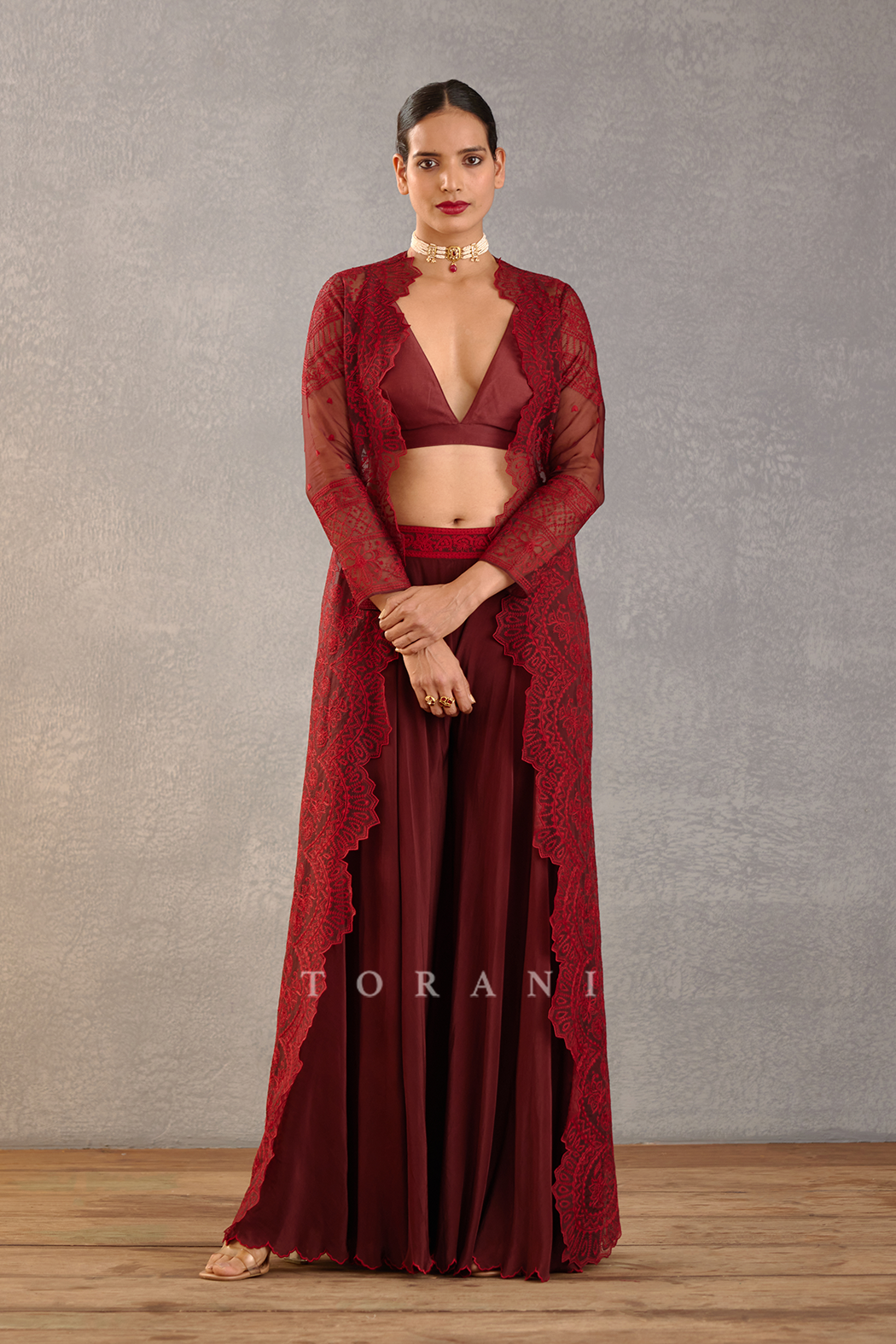 Gulnar Daavya Cape Set