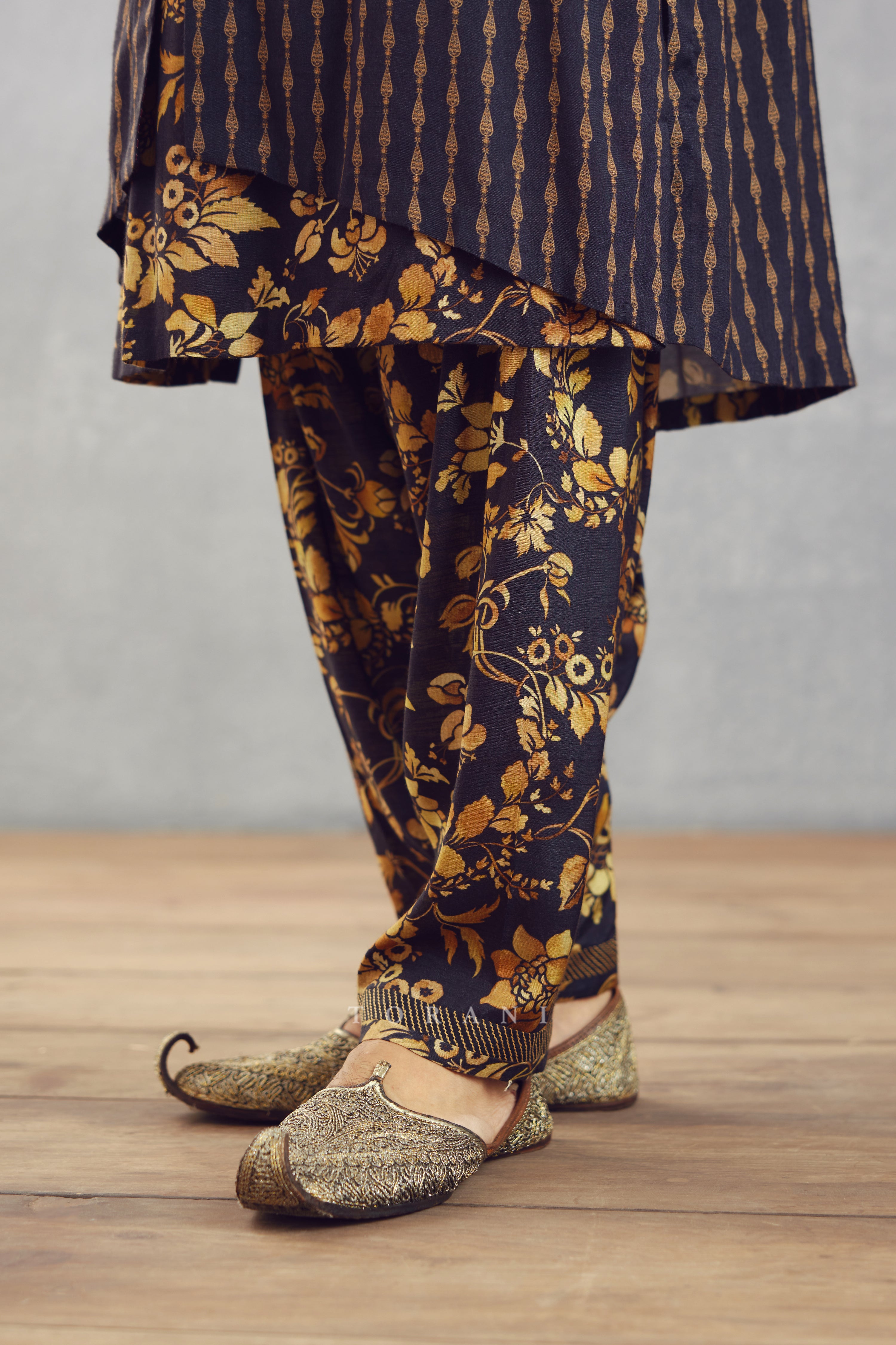 Gulghast Uzair Kurta Set