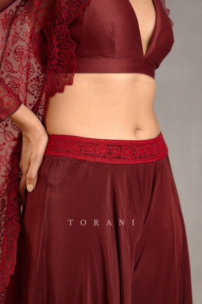 Gulnar Daavya Cape Set