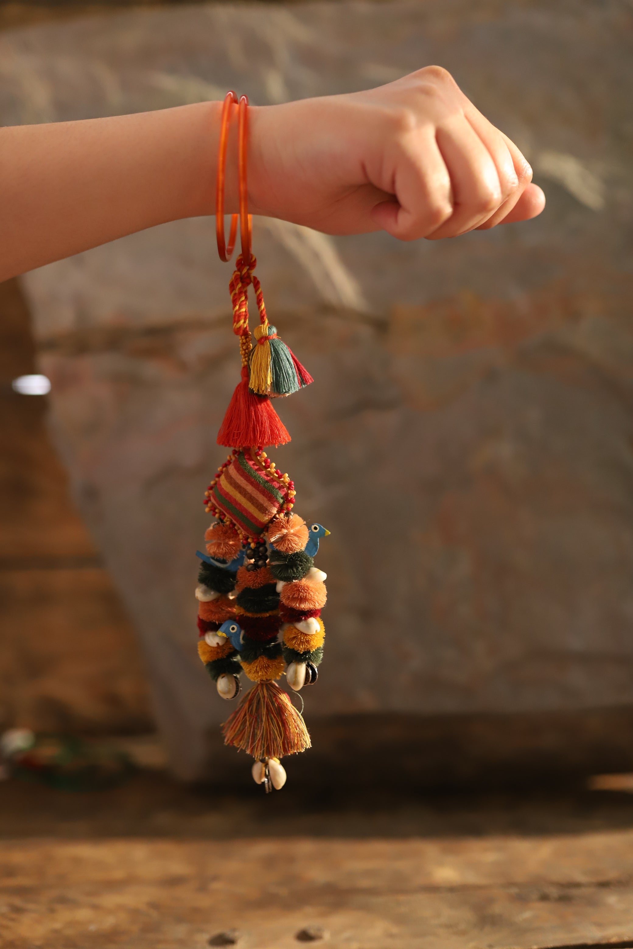 Satrangi Latkan Sutra