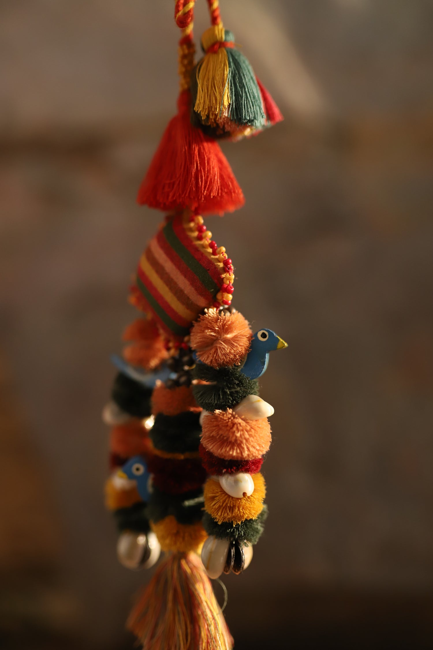 Satrangi Latkan Sutra