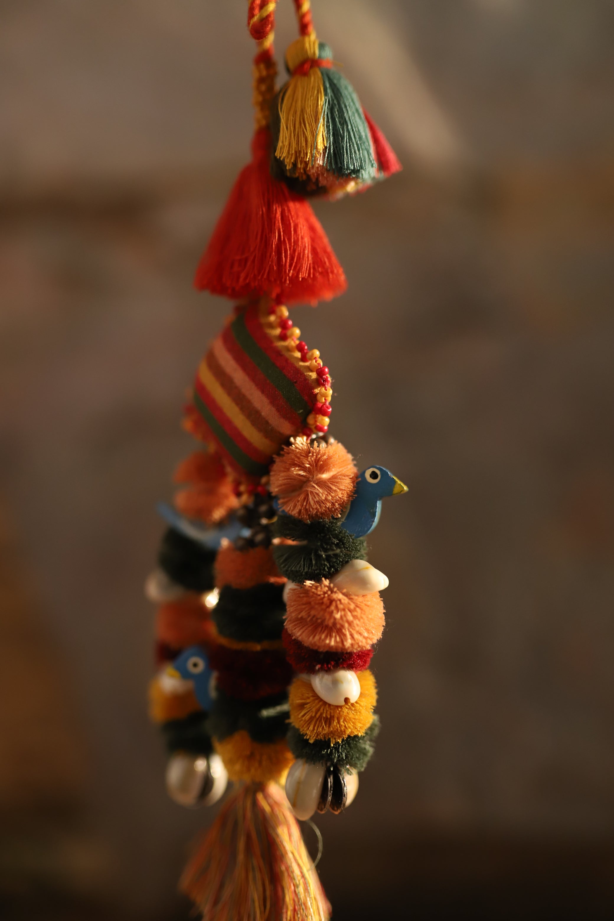 Satrangi Latkan Sutra