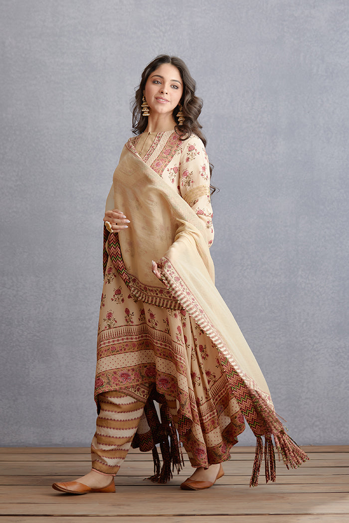 Kasturi Tarangini Odhni