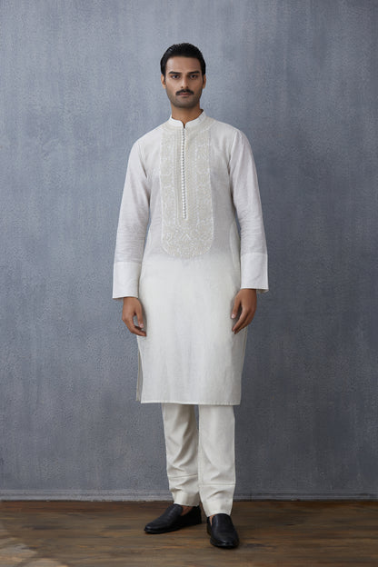 Swetah Karam Kurta Set