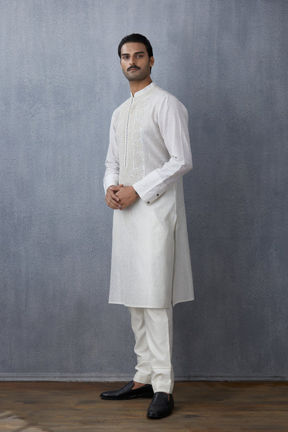 Swetah Karam Kurta Set