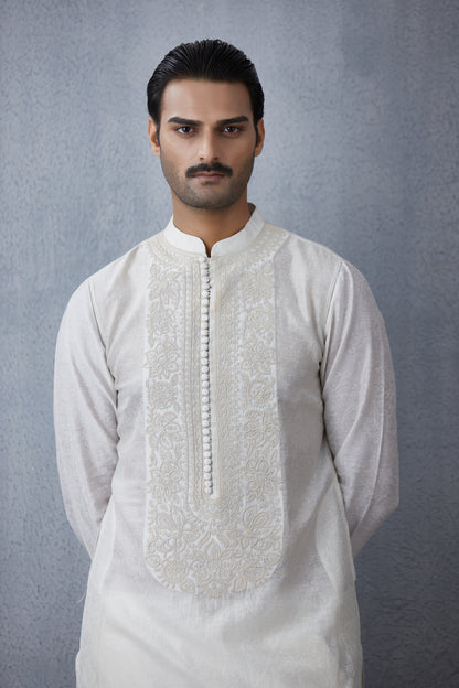 Swetah Karam Kurta Set