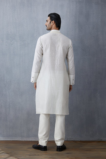 Swetah Karam Kurta Set