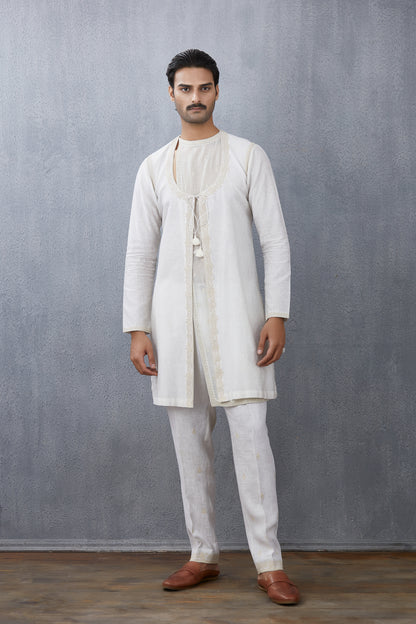 Swetah Naaz Kurta Set