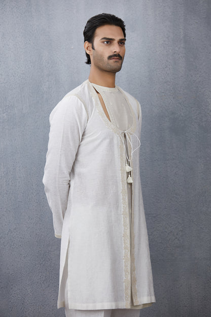 Swetah Naaz Kurta Set