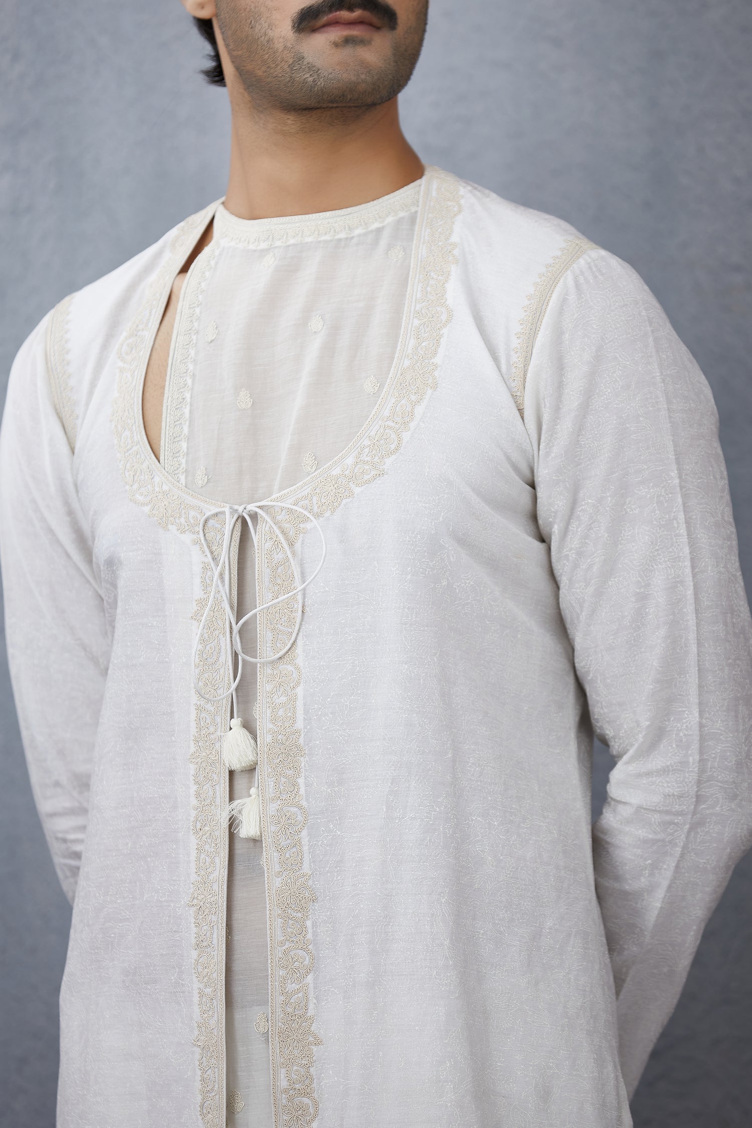 Swetah Naaz Kurta Set