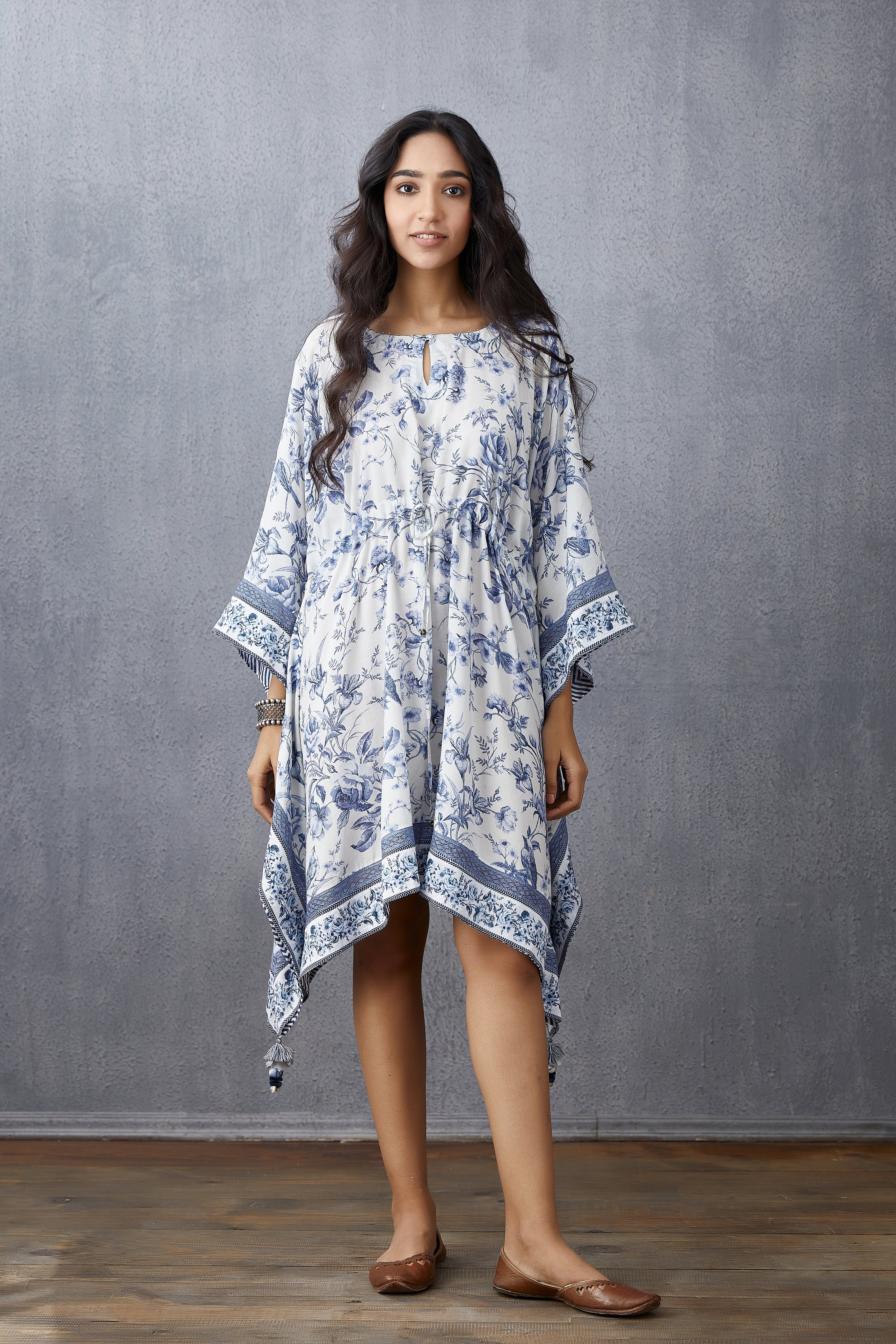 Neeli Gauraiya Kalki Kaftan