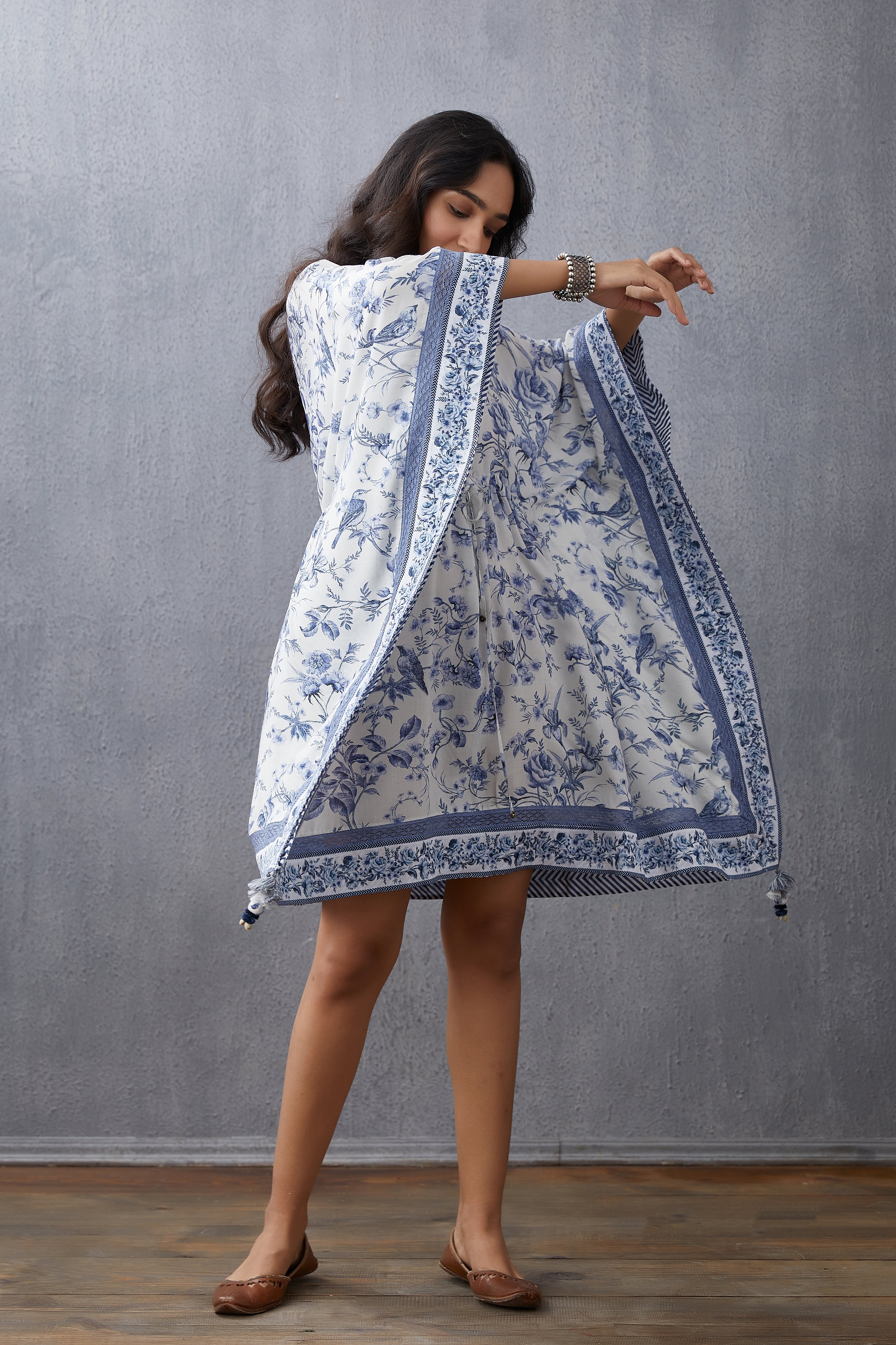 Neeli Gauraiya Kalki Kaftan