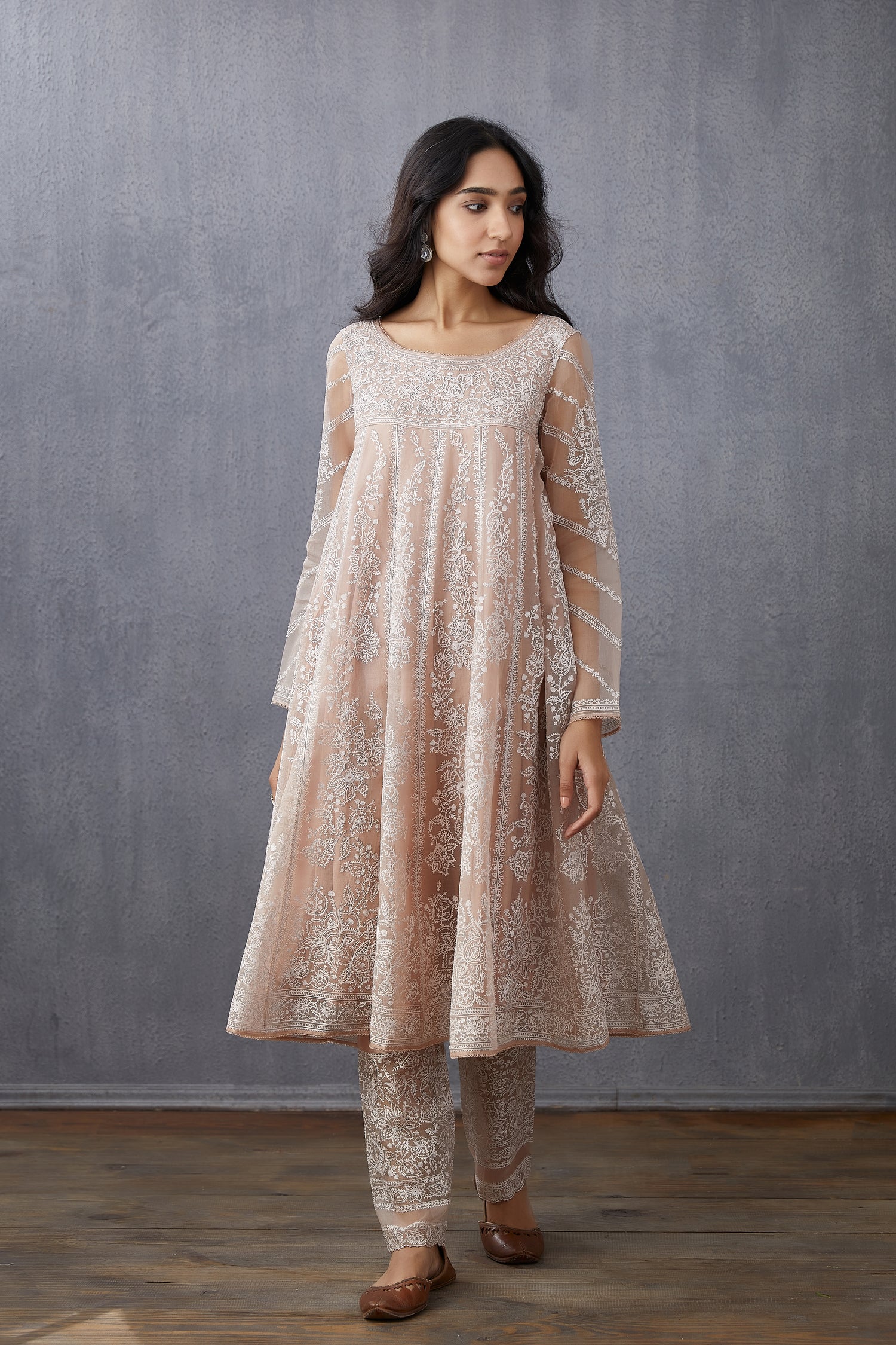 Neera Kalidaar Paavni Kurta Set