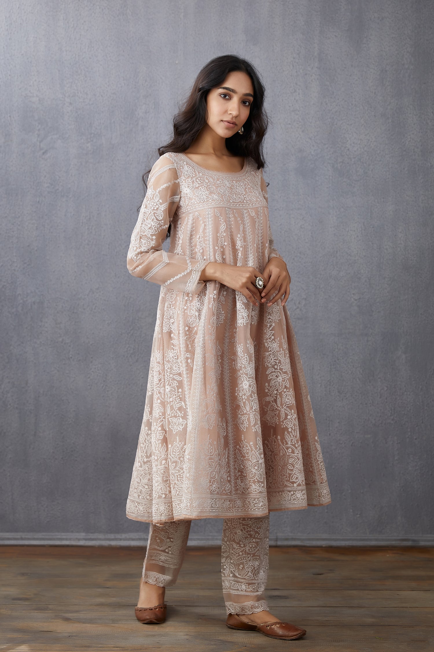 Neera Kalidaar Paavni Kurta Set