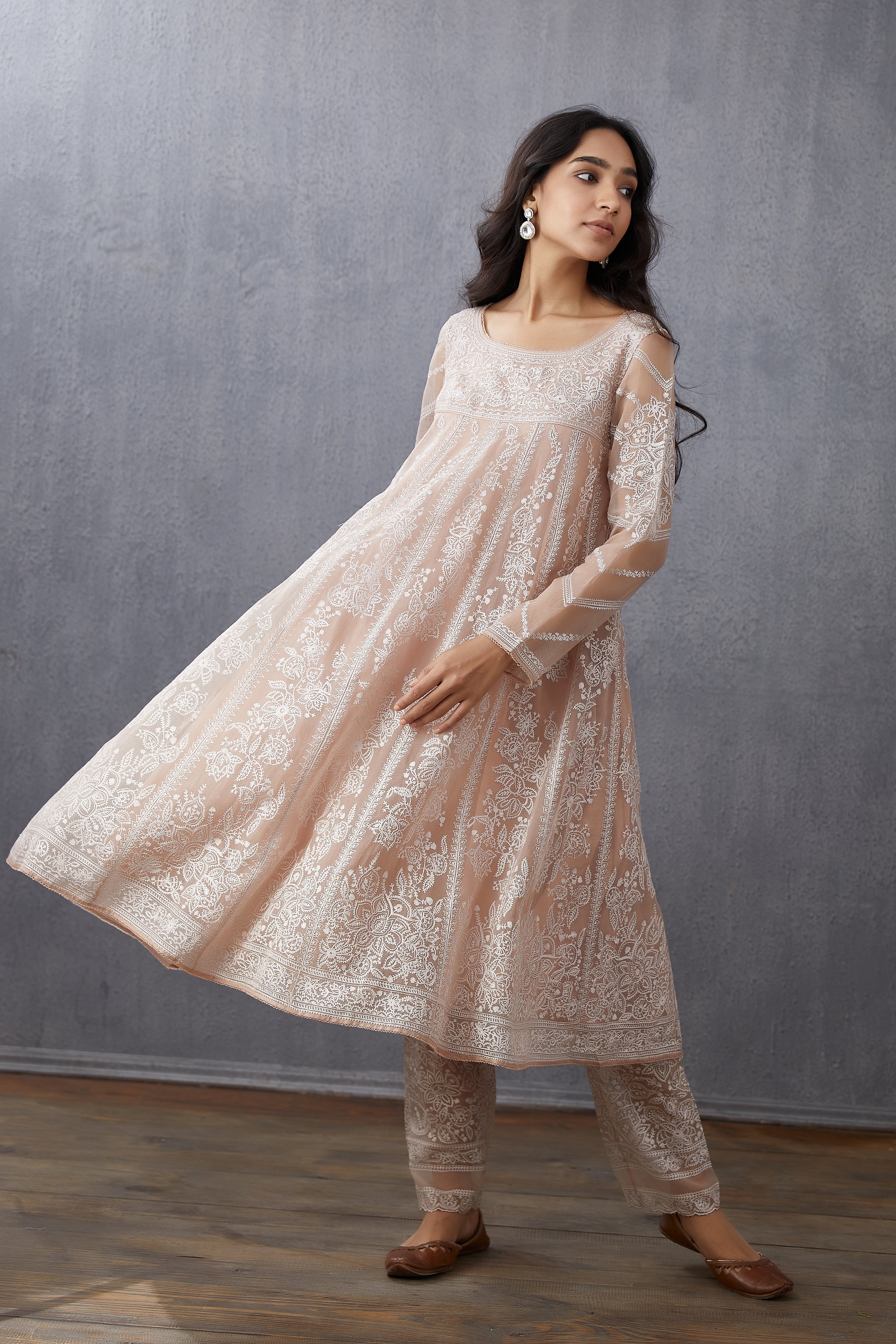 Neera Kalidaar Paavni Kurta Set