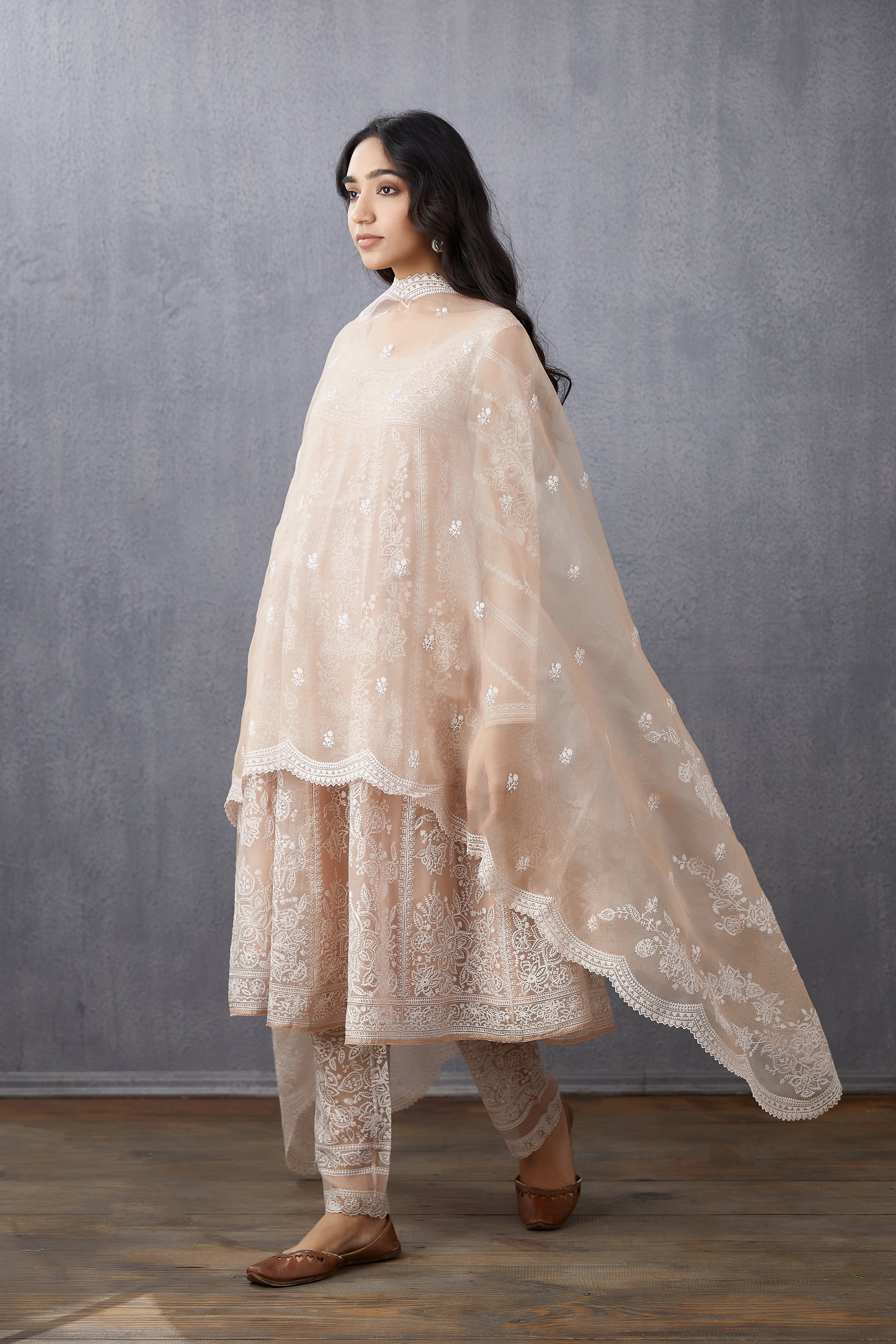 Neera Kalidaar Paavni Kurta Set