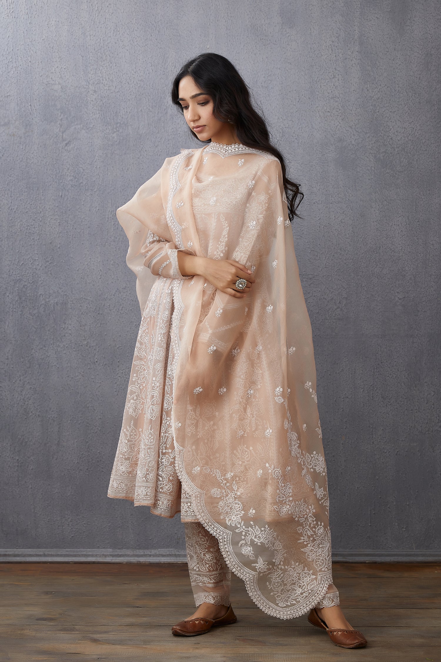Neera Kalidaar Paavni Kurta Set